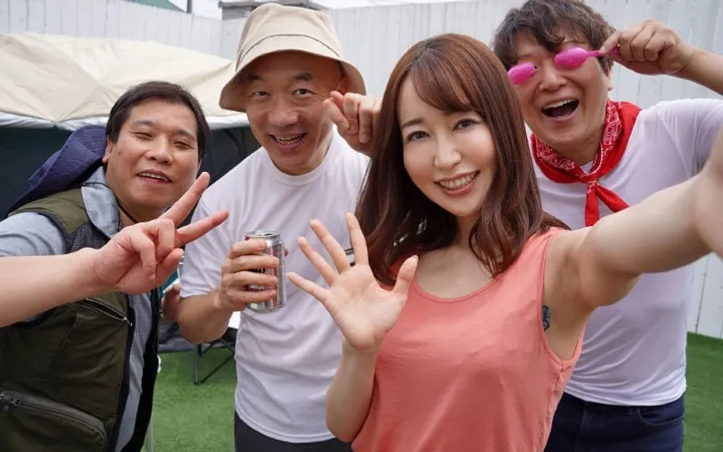 Anh xã để bà xã cắm trại 3 ngày 2 đêm với hiệp hội khu phố mà không biết…